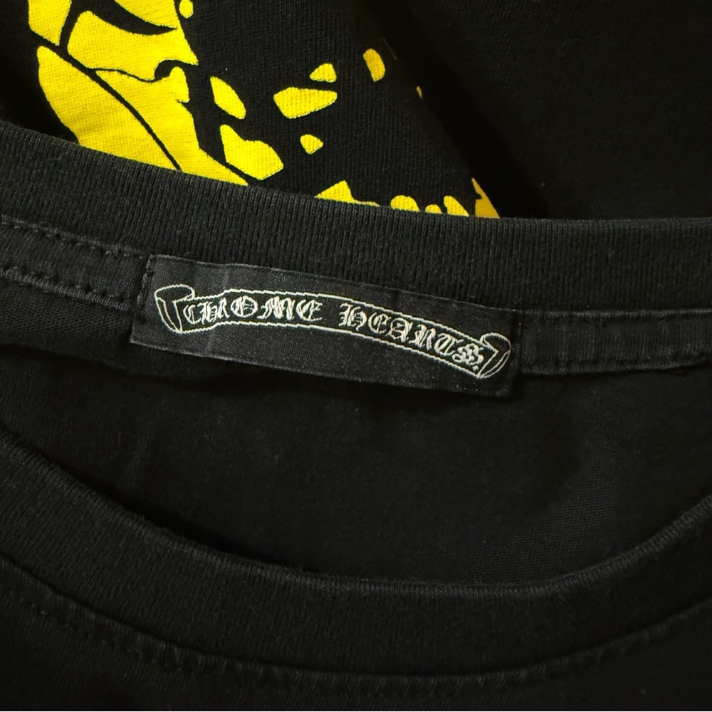 CHROME HEARTS BLACK YELLOW LOGO PRINT CH CHEST POCKET CREWNECK TEE SHIRT - Picture 7 of 10